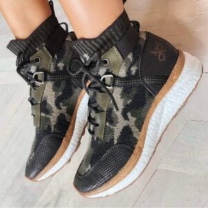 OTBT Women's Hybrid In Pine Sock High Top Sneakers Camo Shoes Women’s Sz 8